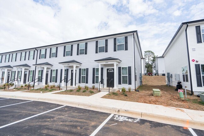 Building Photo - NEW Construction! 3/3 in Mission Overlook