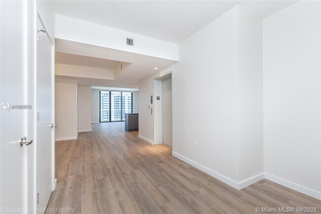 Foto del edificio - 1010 Brickell Ave