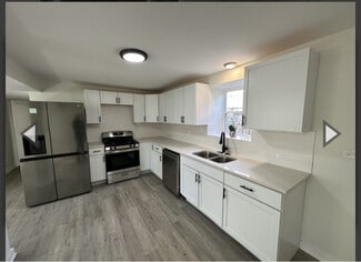 Building Photo - 219 N Waller Ave