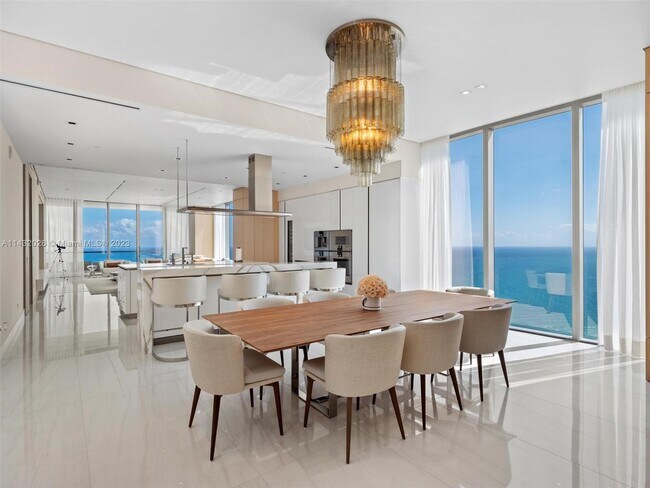 Building Photo - 18501 Collins Ave