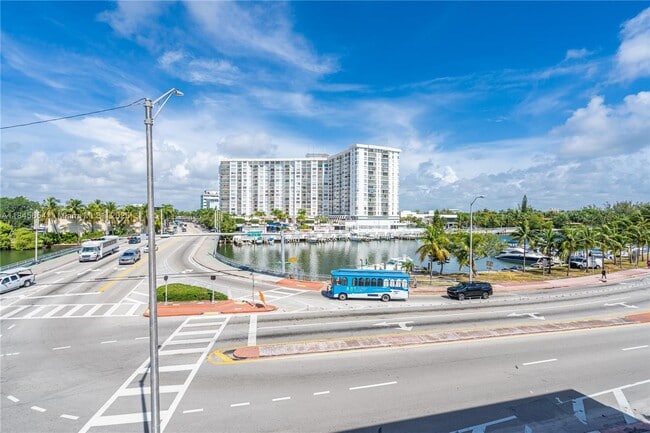 Foto del edificio - 4101 Indian Creek Dr