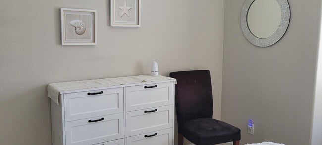 Building Photo - 87 Capanna St