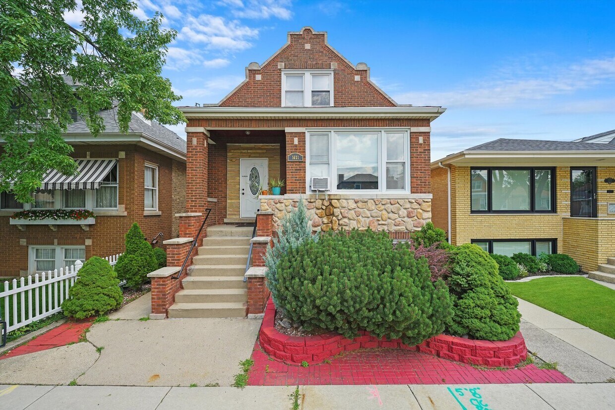 Foto principal - 5531 S Sayre Ave