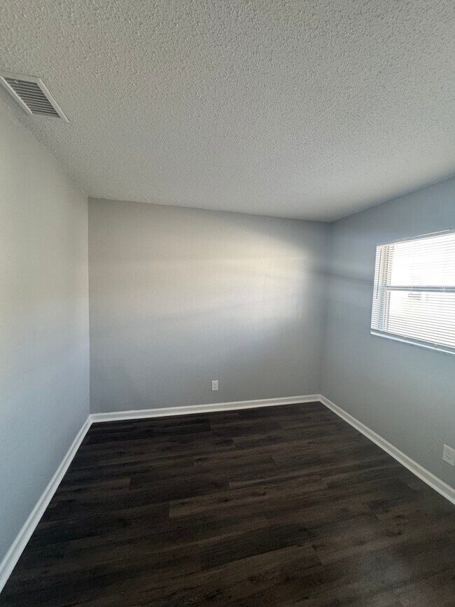 Foto del edificio - 528 88th Ave N