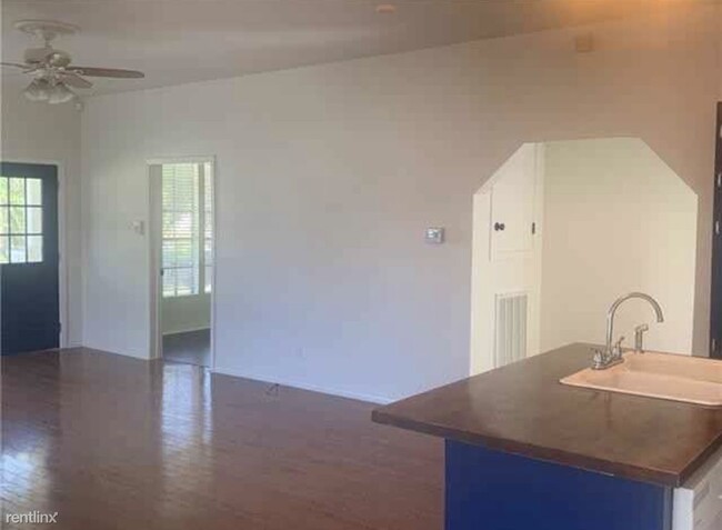 Building Photo - 3 br, 2 bath House - 402 S Cherry St
