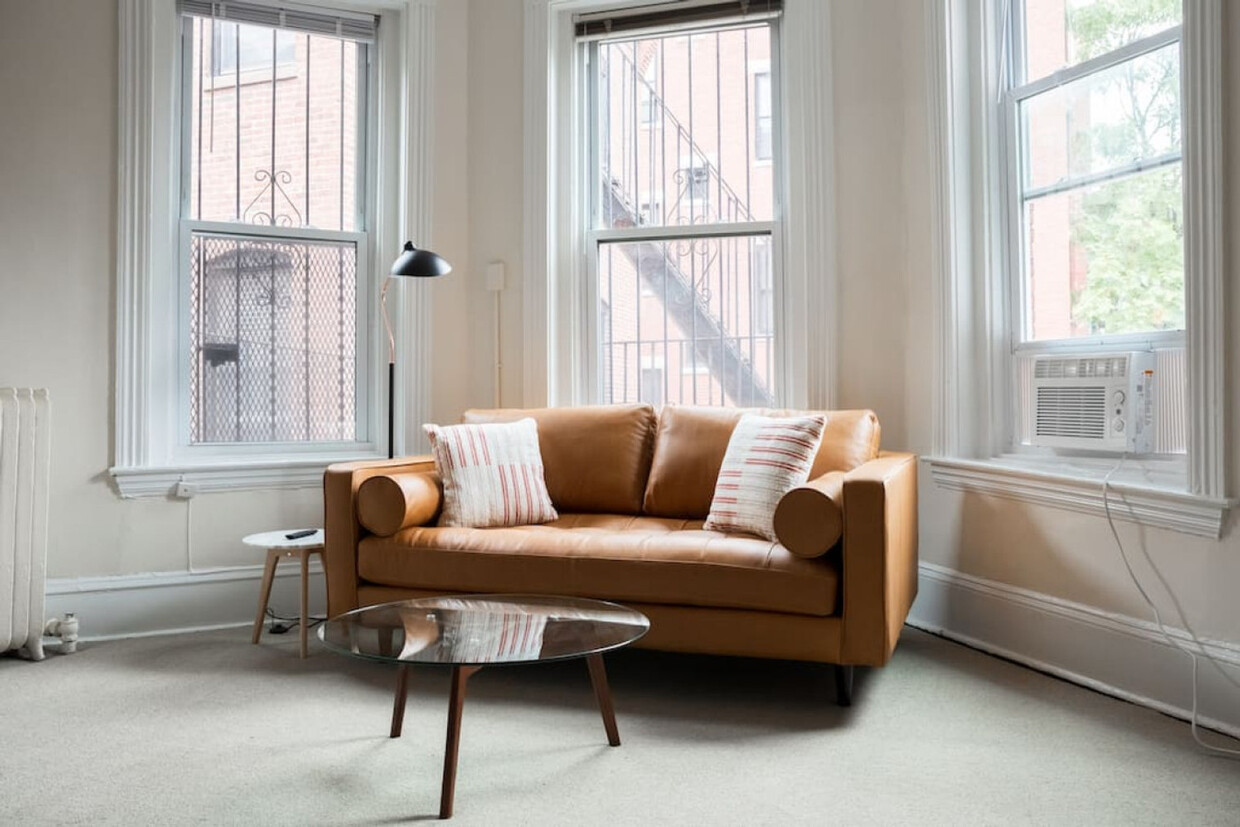 Primary Photo - 301 Newbury St