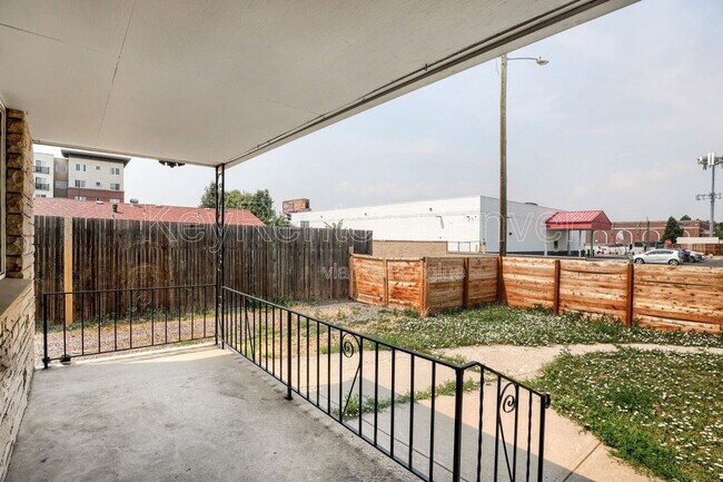Photo - 1540 Zenobia St House