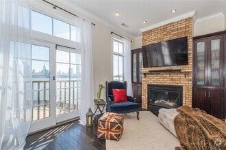 Building Photo - 8 Regency Pl