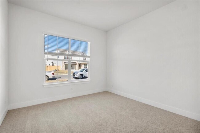 Foto del edificio - 144 Donn Brooks Dr