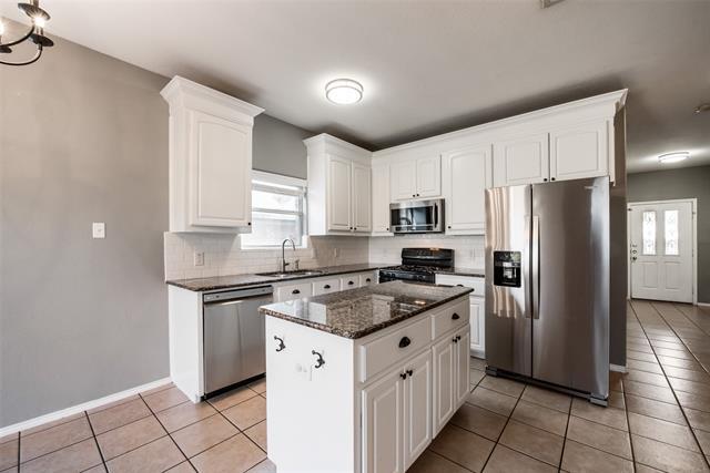 Building Photo - 2826 Saddlebred Trail
