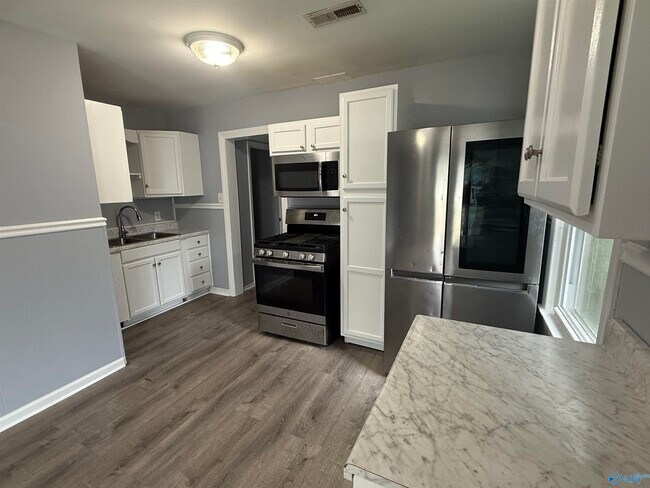 Foto del edificio - 609 10th St NW