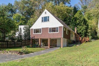 Building Photo - 6221 Walhonding Rd