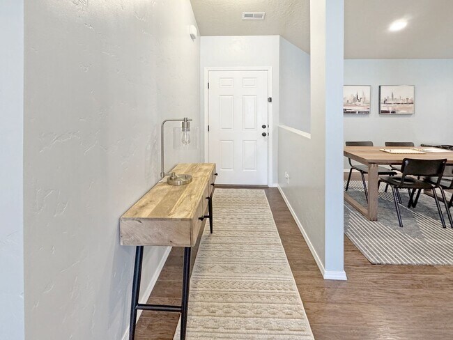 Foto del edificio - Furnished 3 Bed, 2 Bath Home in Southwest Boise – Stylish, Dog-Friendly, and Move-In Ready!