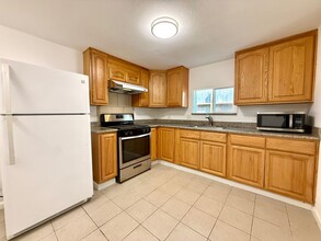 Building Photo - 119 N Claremont St