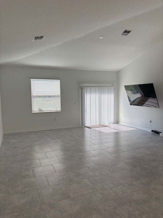 Building Photo - FOR RENT THE PARKS AT EDGEWATER!