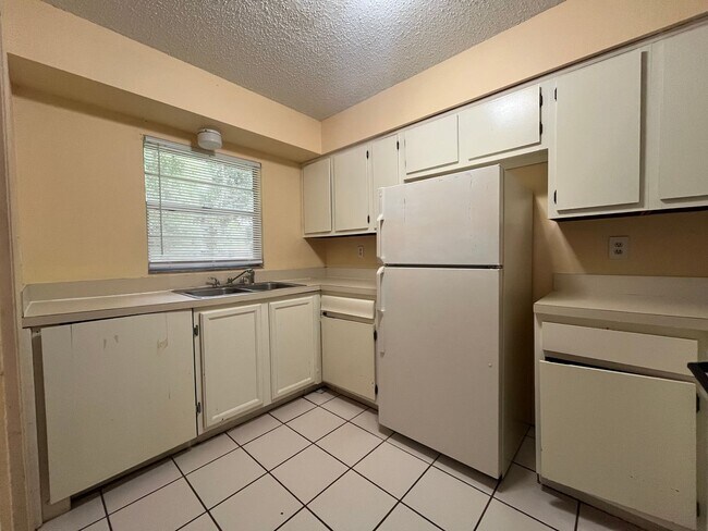 Foto del edificio - 2 bed/2 bath in Lakeland!