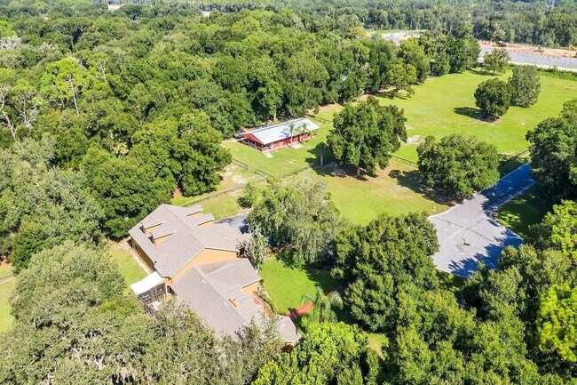 Building Photo - 5 br, 3.5 bath House - 7925 W State Road 46