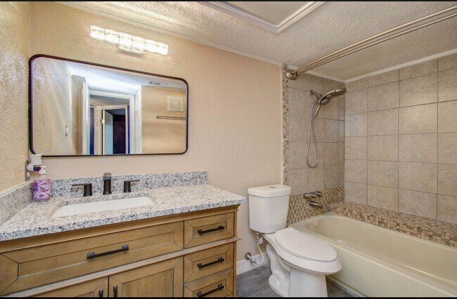 Foto del edificio - 2814 S Bartell Dr