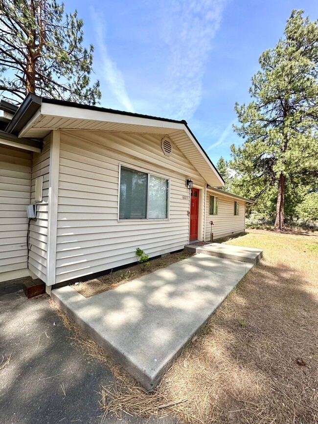 Building Photo - 60215 Cheyenne Rd