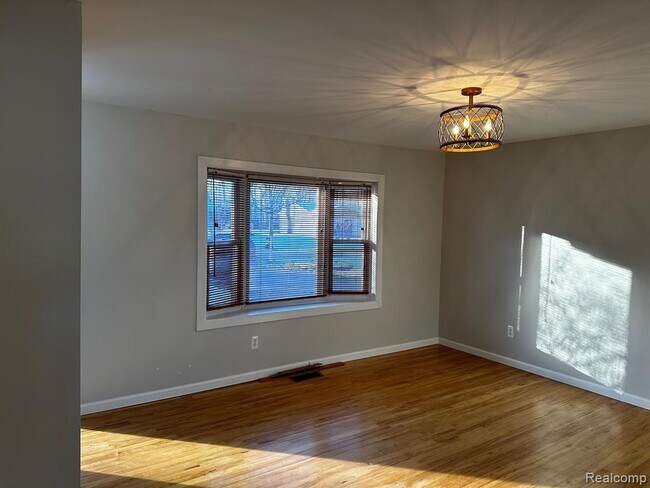 Building Photo - 6040 Cramlane Dr