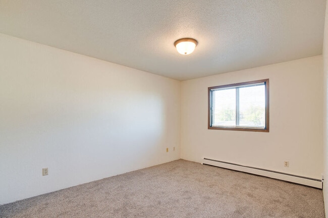 Building Photo - Ridgewood Apartments