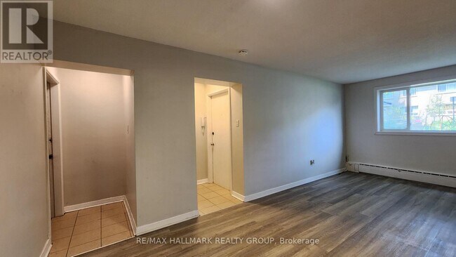 Photo du bâtiment - 1280 Dorchester Ave