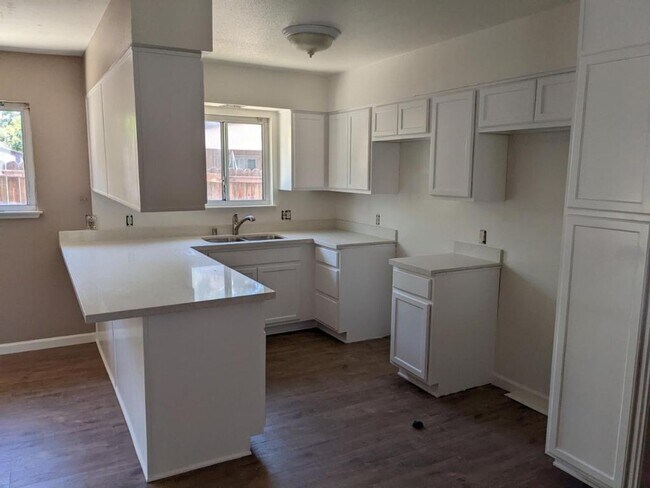 Photo - Charming 3-Bedroom, 2-Bathroom Home with F...