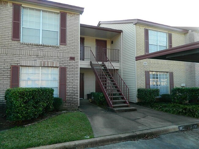 Building Photo - 2120 El Paseo St