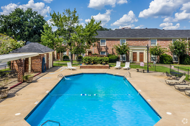 Pool - Georgetown Apartments