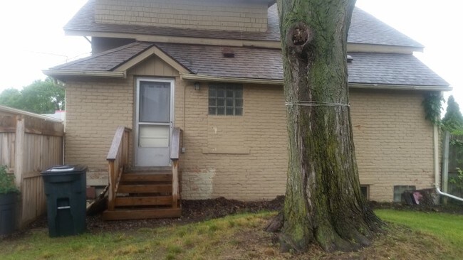 Building Photo - 52600 Van Dyke Ave