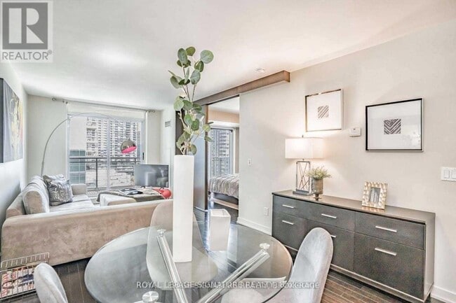 Building Photo - 50 Lynn Williams St