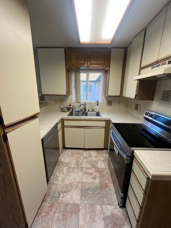 Building Photo - 11235 Avenida De Los Lobos