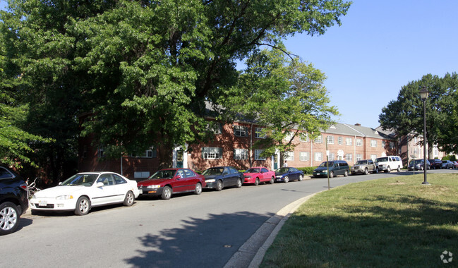 Building Photo - Virginia Gardens Apartments