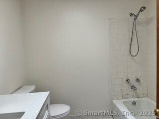 Foto del edificio - 24 Candlewood Ln