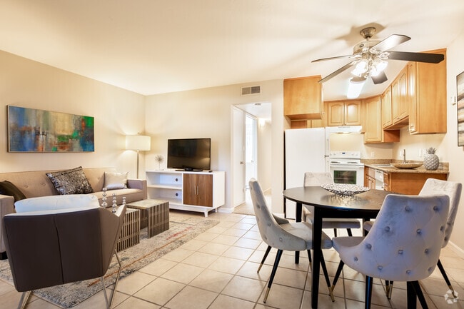 1BR, 1BA, sala de estar - Glenwood Garden Apartments