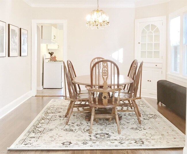 Foto del edificio - 4 br, 1 bath House - 1018 Russell Avenue N...