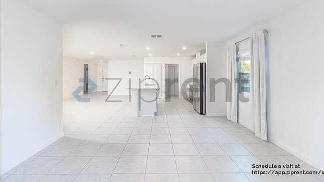 Foto del edificio - 619 Marion Oaks Blvd