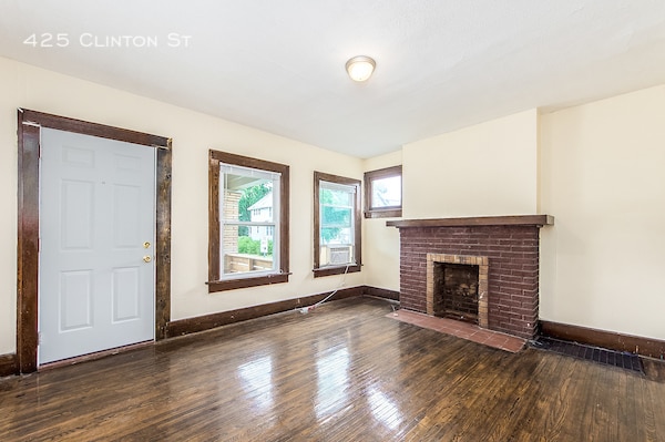 Primary Photo - 2Bd/1Ba Townhouse