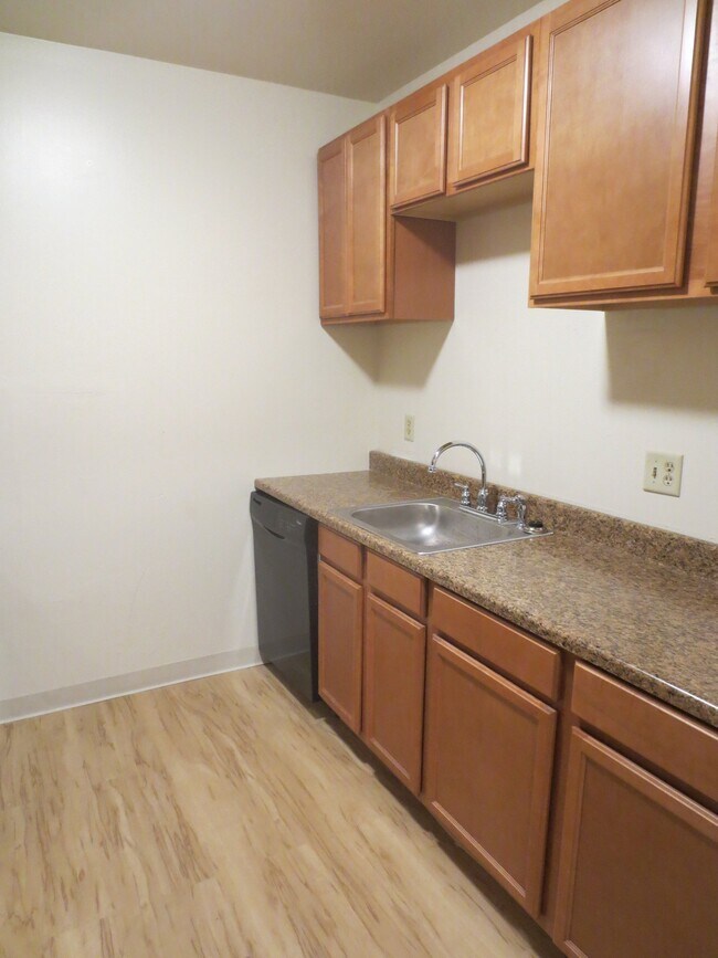 Photo - 6350 Forward Ave Apartment