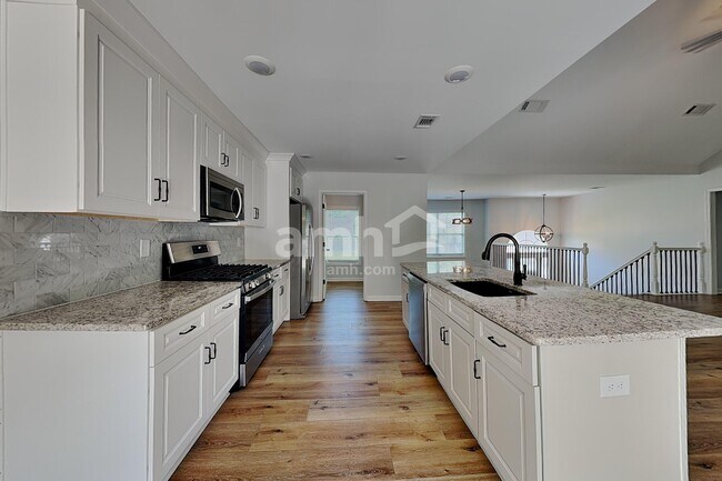 Foto del edificio - 5075 Roxton Ln