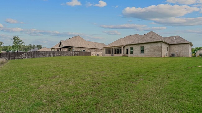 Building Photo - Rare Executive Rental in Desirable South J...