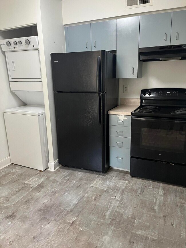 Foto del edificio - 6104 Glenmoor Dr