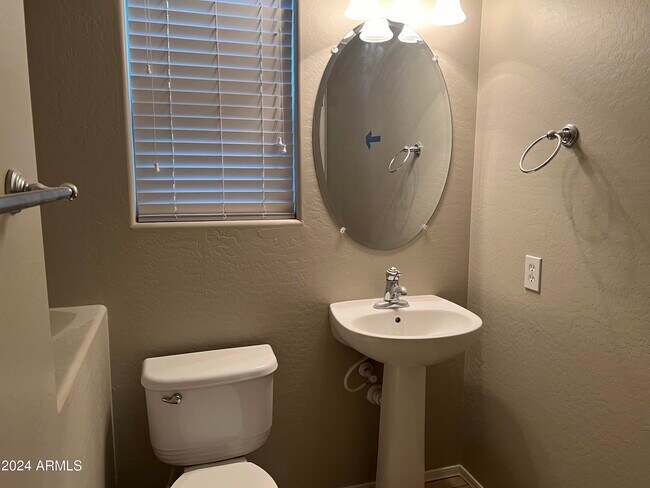 Foto del edificio - 2334 N 84th Dr