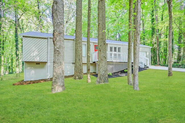 Building Photo - 5480 Tonowanda Dr
