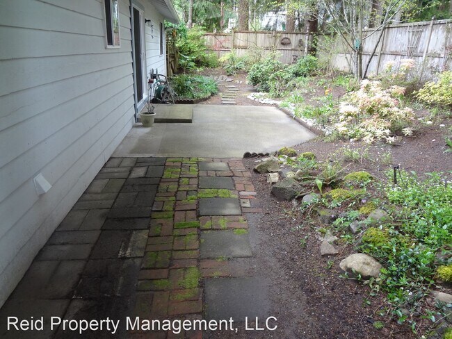 Foto del edificio - 3 br, 1 bath House - 13796 Coho Run NW