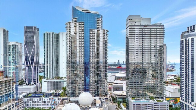 Foto del edificio - 851 NE 1st Ave
