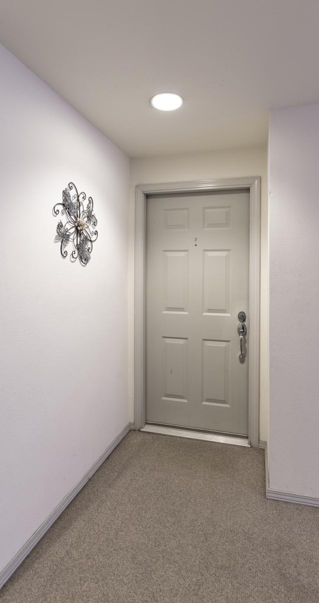 Building Photo - 2 bedroom in Bellevue WA 98006