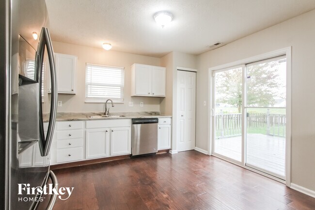 Foto del edificio - 8051 Little River Ln