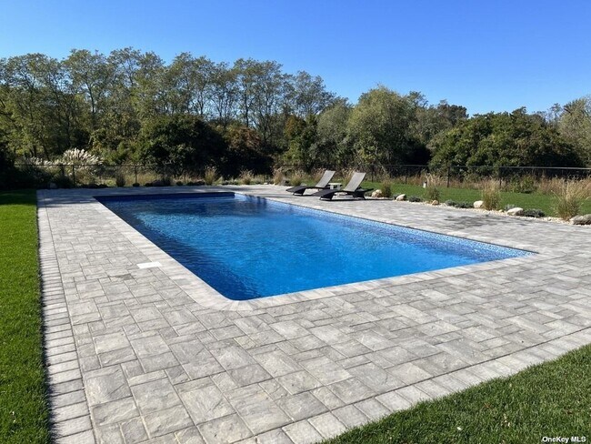 Building Photo - 3663 Rocky Point Rd