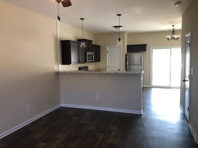 Building Photo - 2 bedroom, 2.5 bath townhouse in Sneads Ferry Justice Farm Townhome community